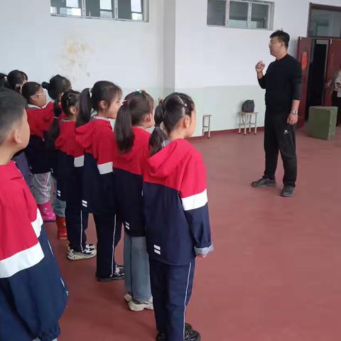 情系教育共成长，障碍跑中展活力——忻州市长征小学送教宁武县西关小学