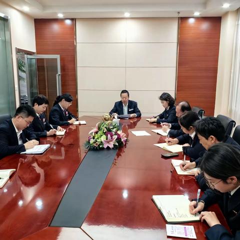 甘肃张掖新区支行组织全员学习《网点关键岗位一页通》