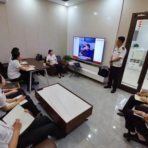 2025年7月16日，城关支行组织开展安全宣传教育暨消防知识培训