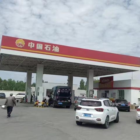 伊犁公司阿克苏加油站：双向发力 经营指标大幅攀升