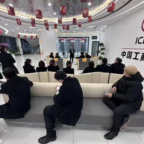 赭山营业室召开2026年马年贺岁钞（币）兑换工作复盘会议