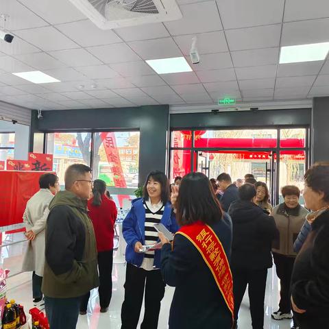 乌拉特中旗分公司10月25日开展《金秋十月，邮享好礼》财富沙龙活动