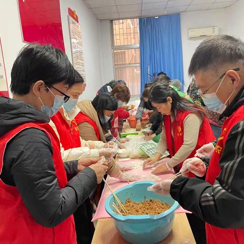 【五星支部建设】西关街道许烟社区党总支联合共建单位许昌市畜牧水产技术推广站及“三双”下沉单位区委办开展“冬至邻聚力  幸福睦邻情”志愿服务活动