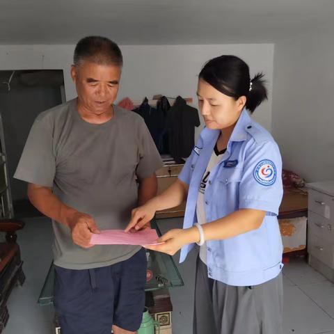 发放“明白纸”让群众成为“明白人”