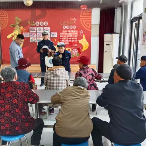 【一盔一带】交安宣传进社区，温暖守护平安行。