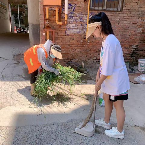 大家好，我是池阳小学五年级四班的吴烨华， 正在参加暑期微实践“习语”润童心“五星”向未来之“微责任”