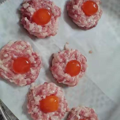 嵌蛋黄肉饼制作教程
