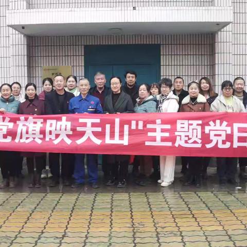 走进劳模、感悟劳模、弘扬劳模精神—七十二团中学党支部组织党员教师参观罗建中劳模创新工作室