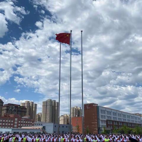 “激情超越，精彩绽放”奔跑吧·少年——葫芦岛市连山实验中学足球联赛纪实