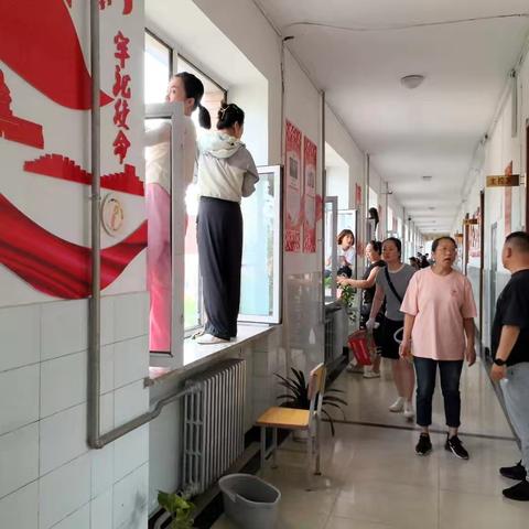 家校携手共创整洁校园——青云小学开学大扫除活动纪实