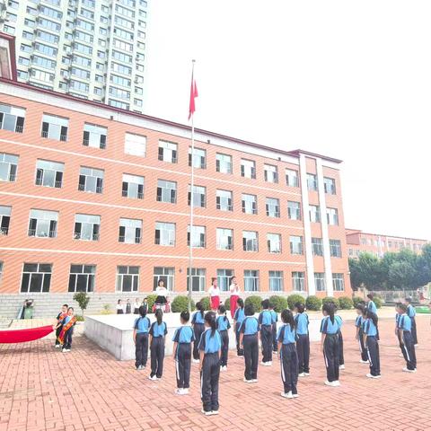 铭记烽火岁月 凝聚奋进力量——青云小学少年军校国防教育月系列活动纪实