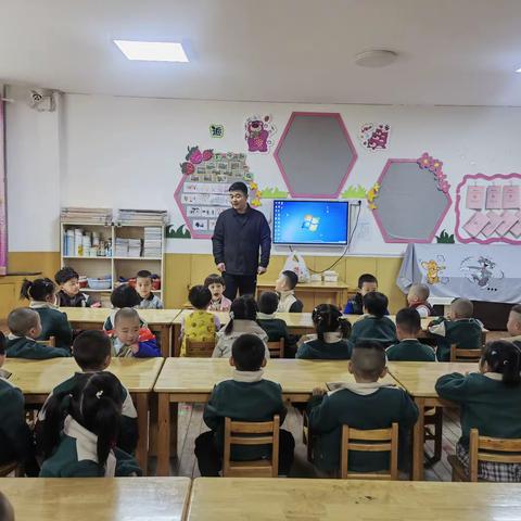 家长进课堂 携手共成长——崆峒区实验幼儿园明珠分园小一班家长进课堂系列活动（一）