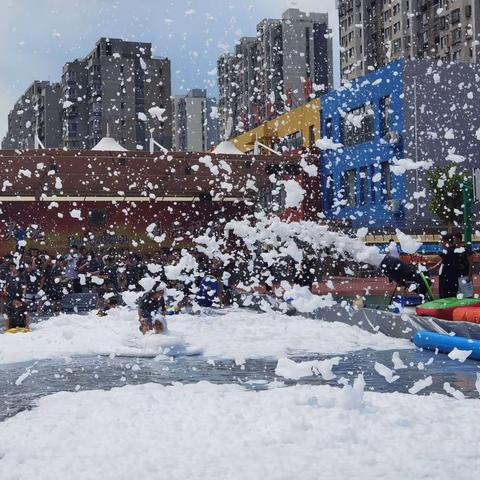 Day5 激情夏日，水上狂欢-唐实小学部“魅力迷彩少年”夏令营之泡沫之夏