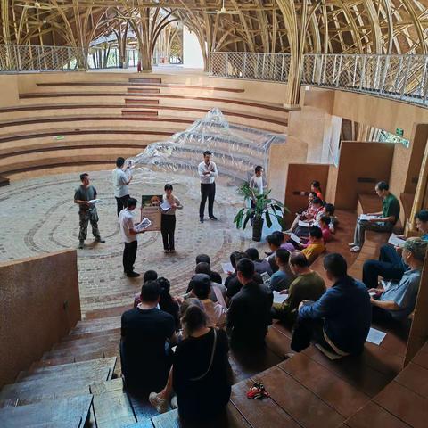 毛纳村召开民情民意座谈会