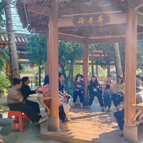 毛纳村召开规范旅游秩序管理工作会议