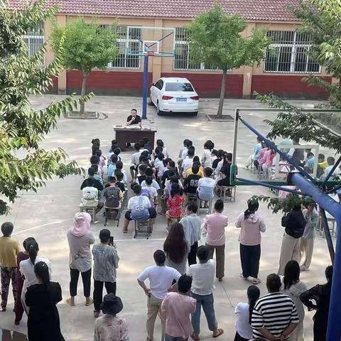 沛县鹿楼镇韩阳小学“为成长点赞、为生命颁奖”期末表彰活动育人简报