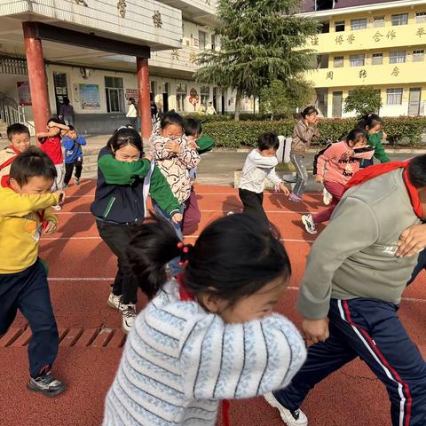 夏畈镇中心小学开展消防安全逃生演练