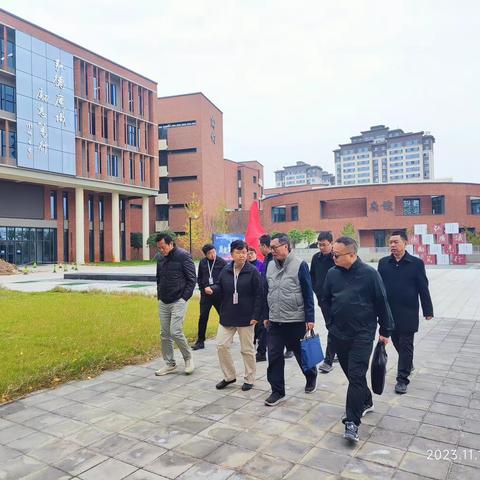 海南省王涵中学校长工作室成员赴西安交大附中创新港校区参观学习