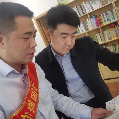 国力花园社区支行“行长服务日”