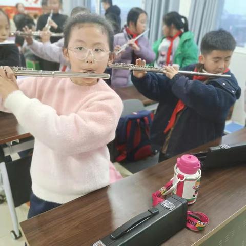 “社”想未来，“团”聚精彩——台儿庄区实验小学四年级社团精彩剪影