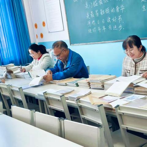 紧抓常规细节 保障教学质量 ——皋兰县东湾小学开展教案、作业检查工作