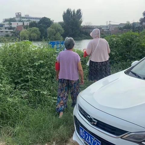 【三零创建】下街居委会夏季防溺水巡逻及综治财险宣传