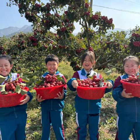 红色果实沁嘴间，红色文化润心田--日照市金海岸小学四（7）班蒙阴红色之旅