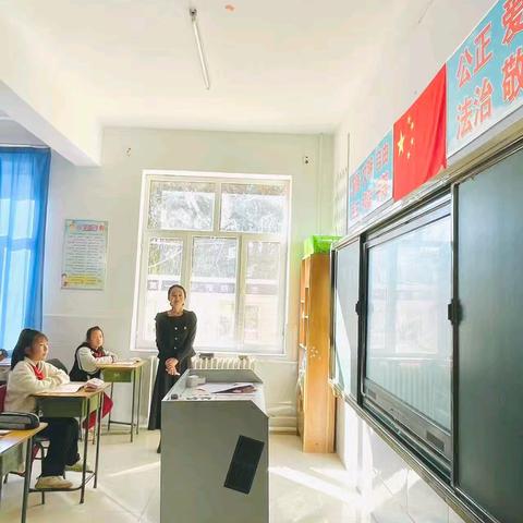 “三尺讲台守初心 农村教育写芳华——我的乐教爱生之路”—松山区岗子小学王奕心