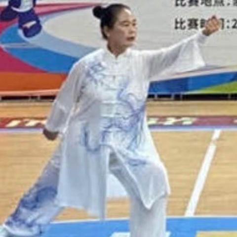 参加赣州市第六届运动会（社会部）健身气功比赛