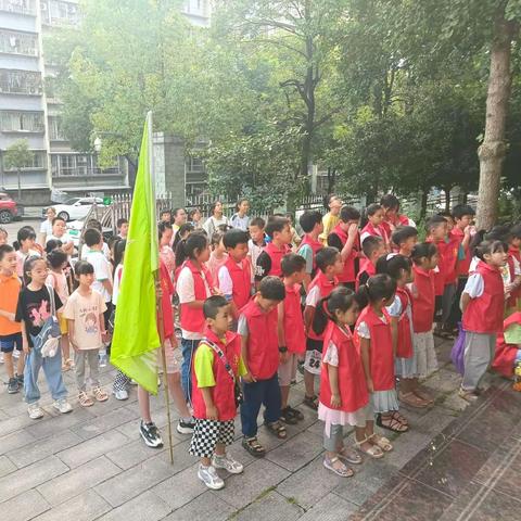 三合街道平都东路社区青少年家庭教育互助会——“游有所研，研有所学”