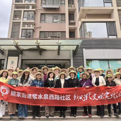 浆水泉西路社区开展“帽”美如花母亲节手工DIY活动