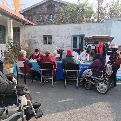 鲍山街道川流村为老年人免费开展义诊活动