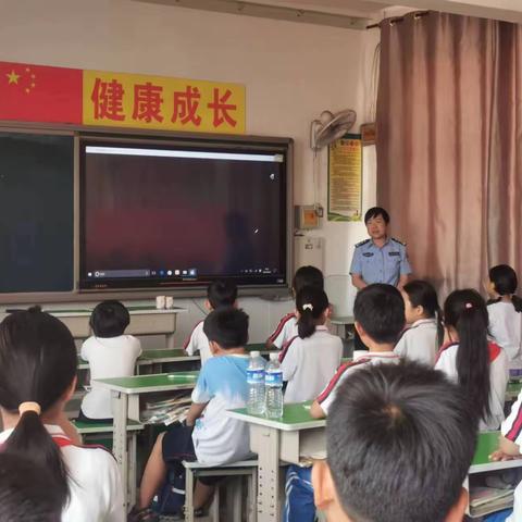 南皮县教育局邀请沧州市公安局走进叶三拨小学开展预防学校欺凌霸凌安全教育工作。