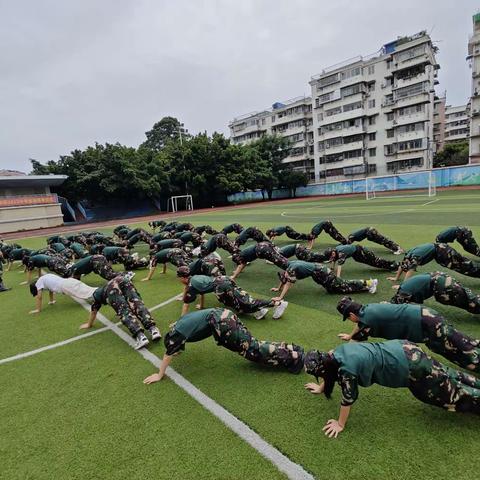 磨炼意志  青春无悔——桂林市第十四中学23级7班第三日记