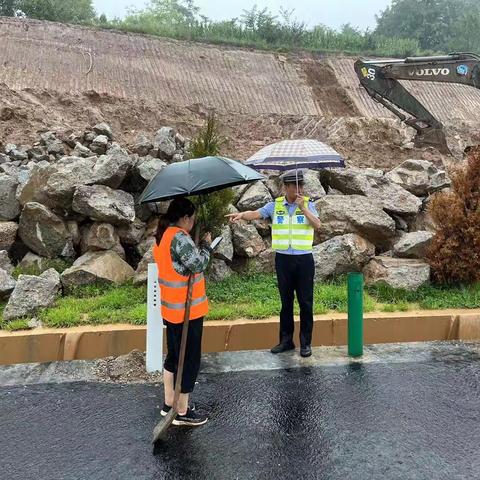 甘泉高速公路大队雨天应对施工路段安全措施