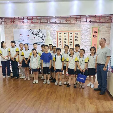 开发区学校404班暑假社会实践活动寻访优秀人才——义乌市图书馆管理员吴方明