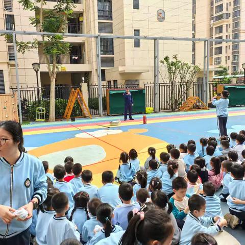 美兰大队走进龙岐幼儿园开展消防安全宣传活动