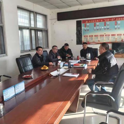 秦皇岛市住建物业服务中心看望慰问驻公厂村工作队