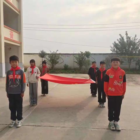 高楼小学举行“中国少年先锋队建队日”活动