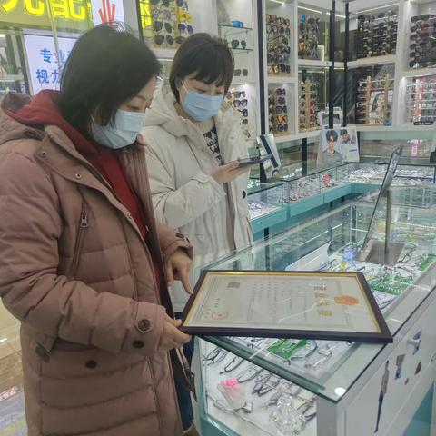 市局医疗器械处开展春节前火车站周边质量安全督导检查