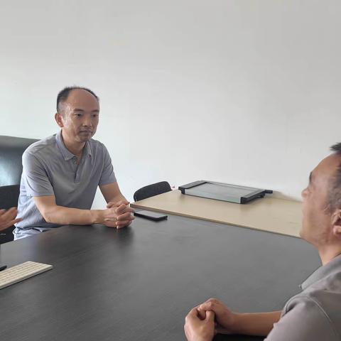 市局医疗器械处检查国家集采骨科脊柱中选产品配送企业