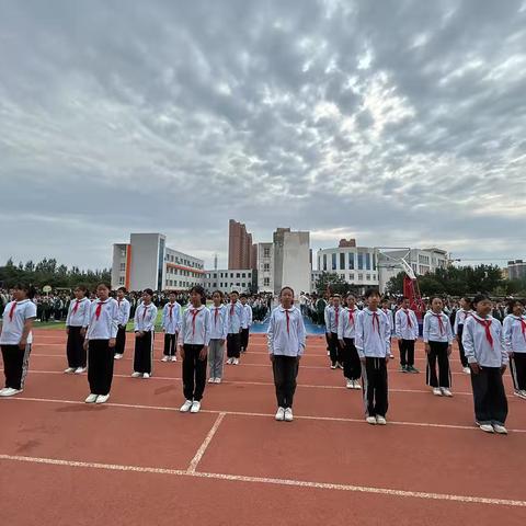 “七十五载风雨路，山河锦绣颂华章”———禹门河小学主题升旗仪式