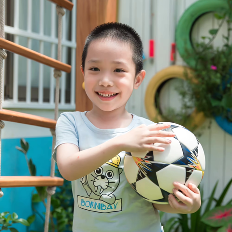 艺星幼儿园“这里的孩子就是不一样”——朝霞班🌈轩轩