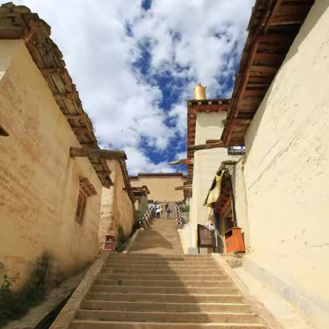 云南旅游攻略，来云南旅游必玩的10大景点，一定不要错过，建议收藏备用！