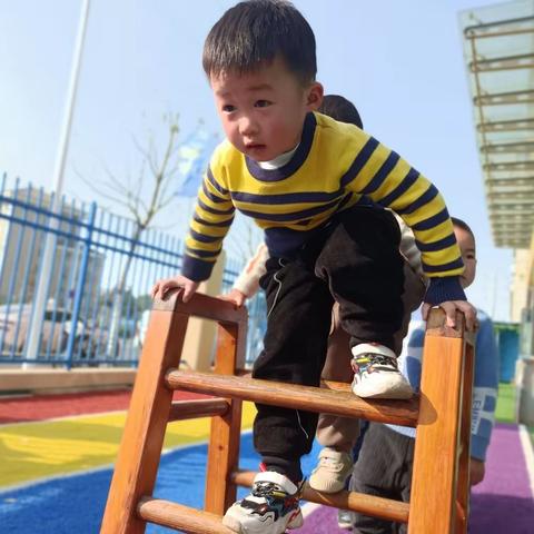 明泽幼儿园小一班徐知恩2022-2023年度下学期个人成长记录