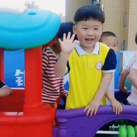 明泽幼儿园小一班周奕成2022-2023年度下学期个人成长记录