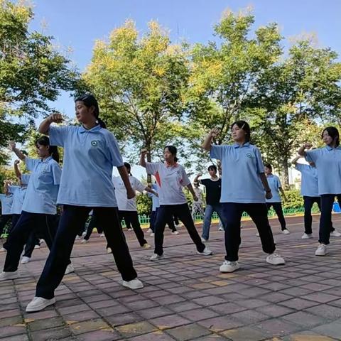 【军训训练专题】直击军训现场，青春蜕变绽放