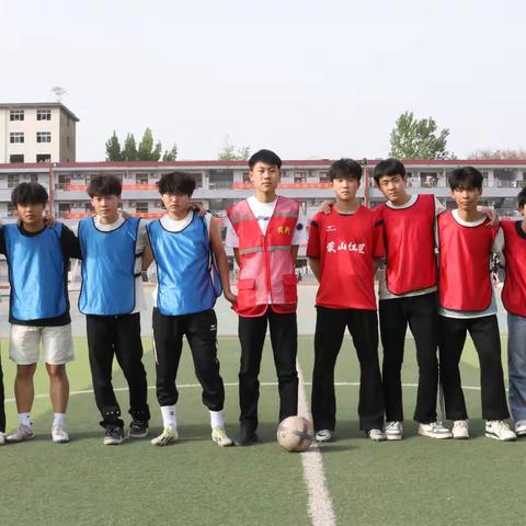 “足”智多谋 执着追“球” ｜ 足球社团精彩对决