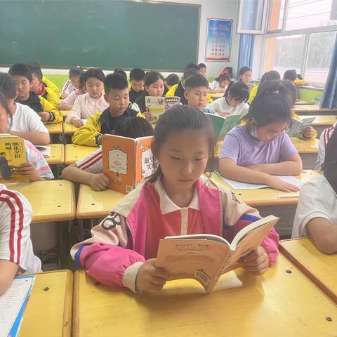 “书香浸润心灵,阅读点亮人生”——东柏棠小学4.1班读书分享会