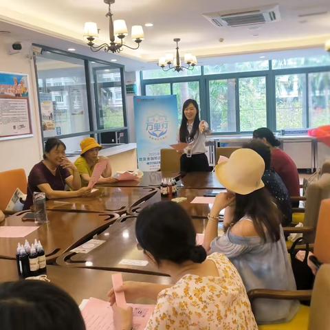 温泉街道汤边社区“巧手扎染 情暖邻里”包包DIY活动 ‍